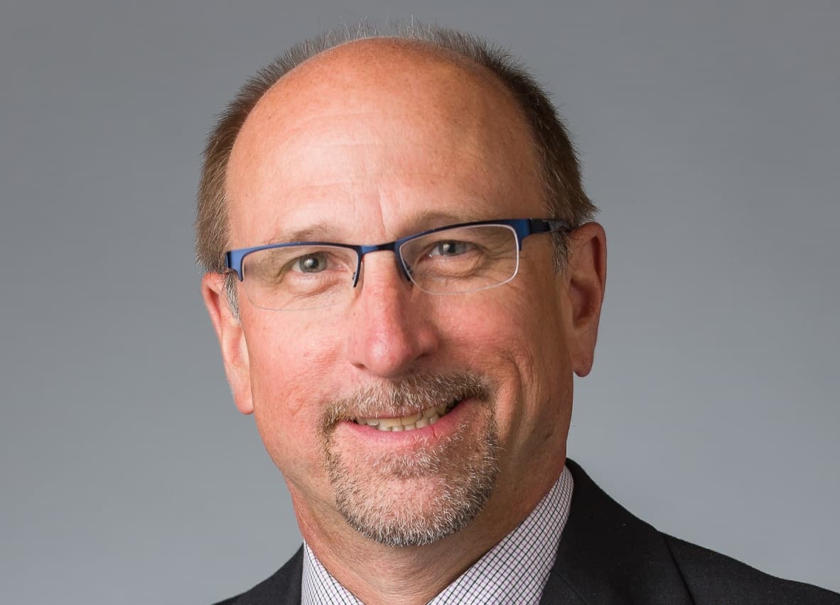 Steve Lewis